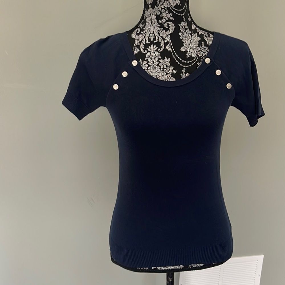Agnes b. New Top